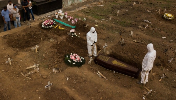 Acre supera a marca de 1.400 mortos pela covid-19 neste sábado